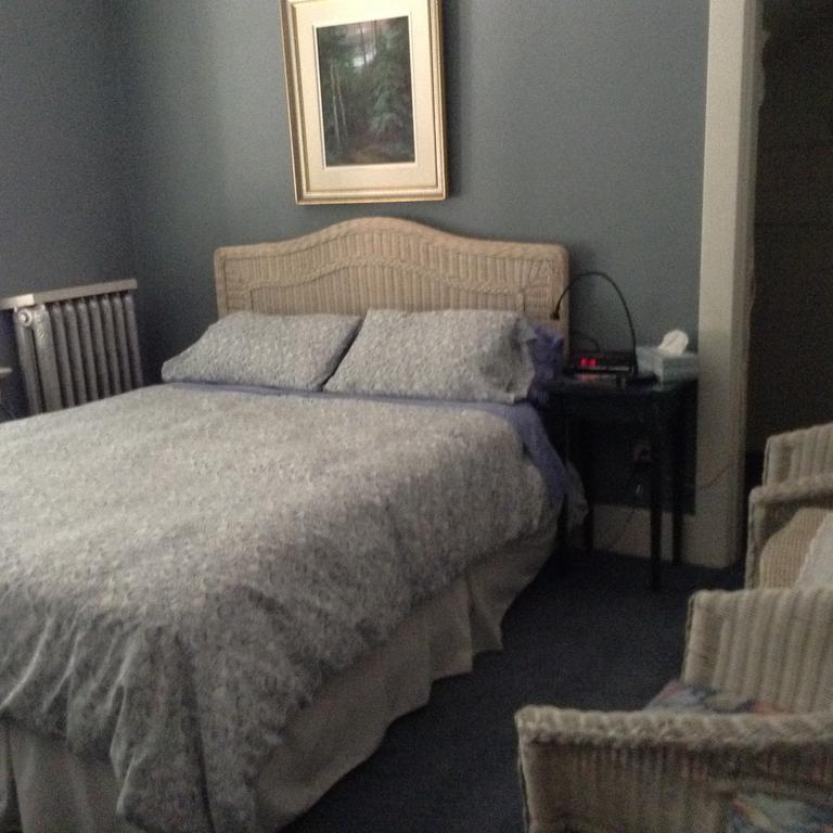 Queen Room with Shared Bathroom